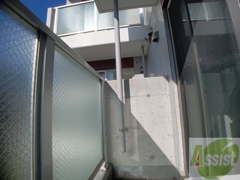 バルコニー　バルコニーが広くプチガーデニングも出来そうですね～。