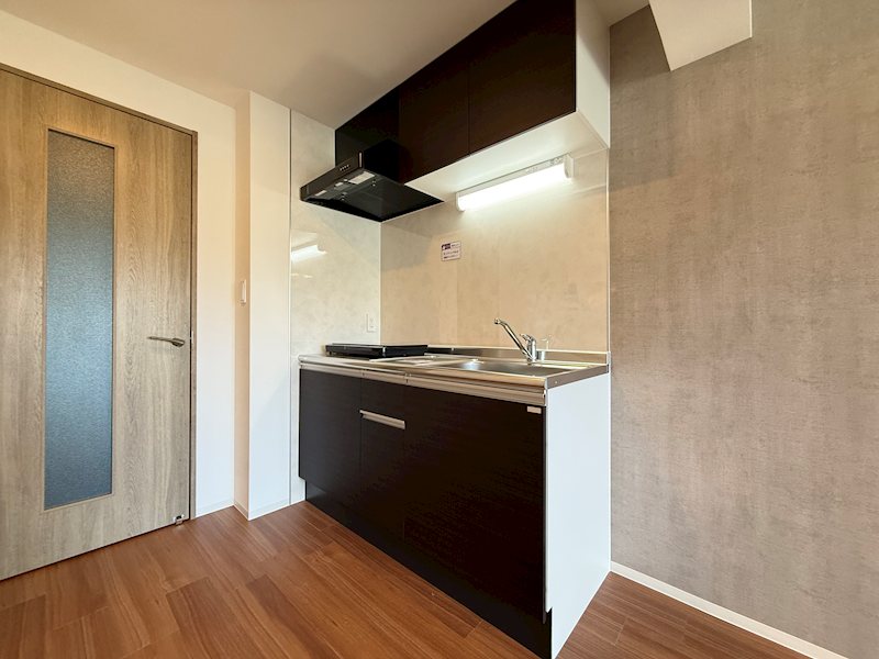 キッチン　※別部屋参考写真（モデルルーム）