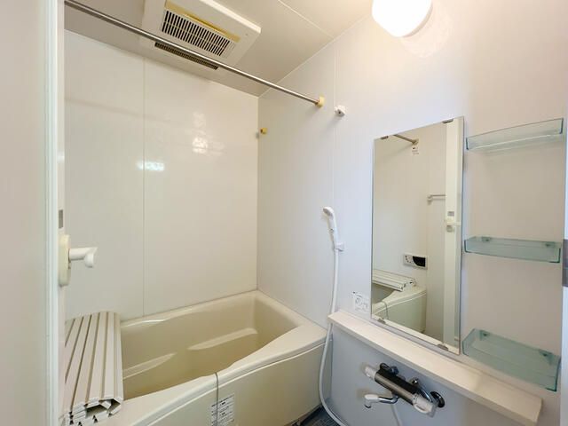 バス・シャワールーム　別部屋参考写真