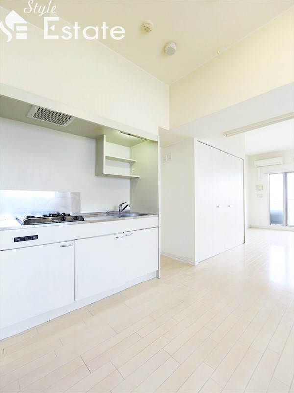 キッチン　システムキッチン（ガス2口コンロ）別間取りの内装