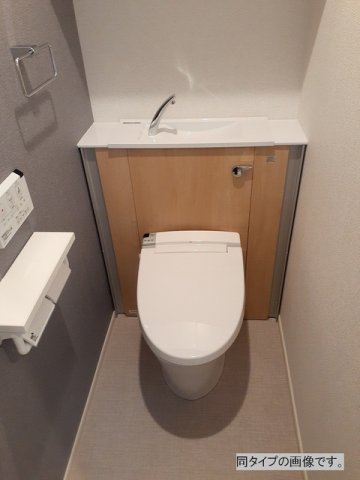 トイレ　ゆったりとした空間のトイレです