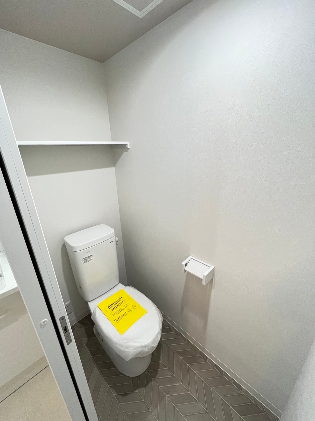 トイレ　別の部屋のモデル写真