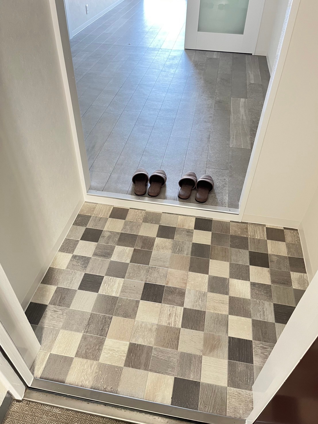 玄関　別の部屋のモデル写真