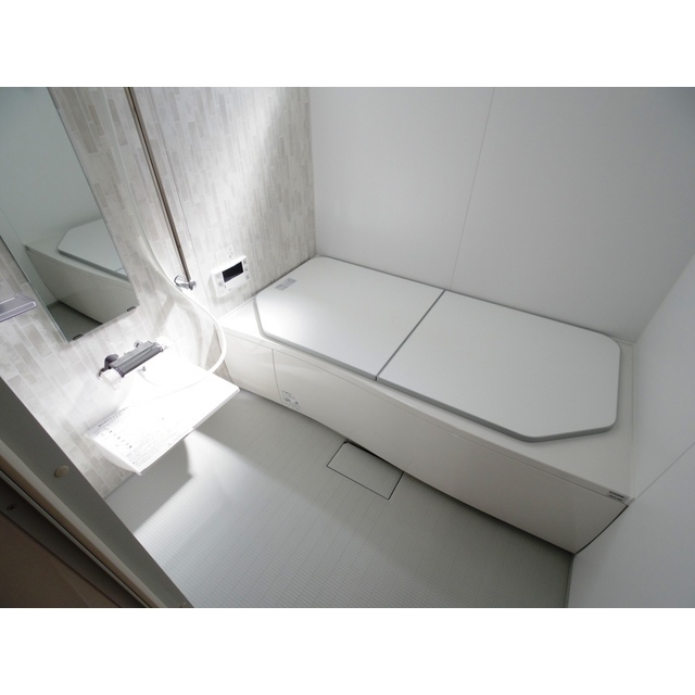 バス・シャワールーム　※反転、色など異なります。