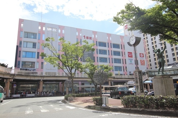 ショッピングセンター　塚口さんさんタウン（ショッピングセンター）まで552m