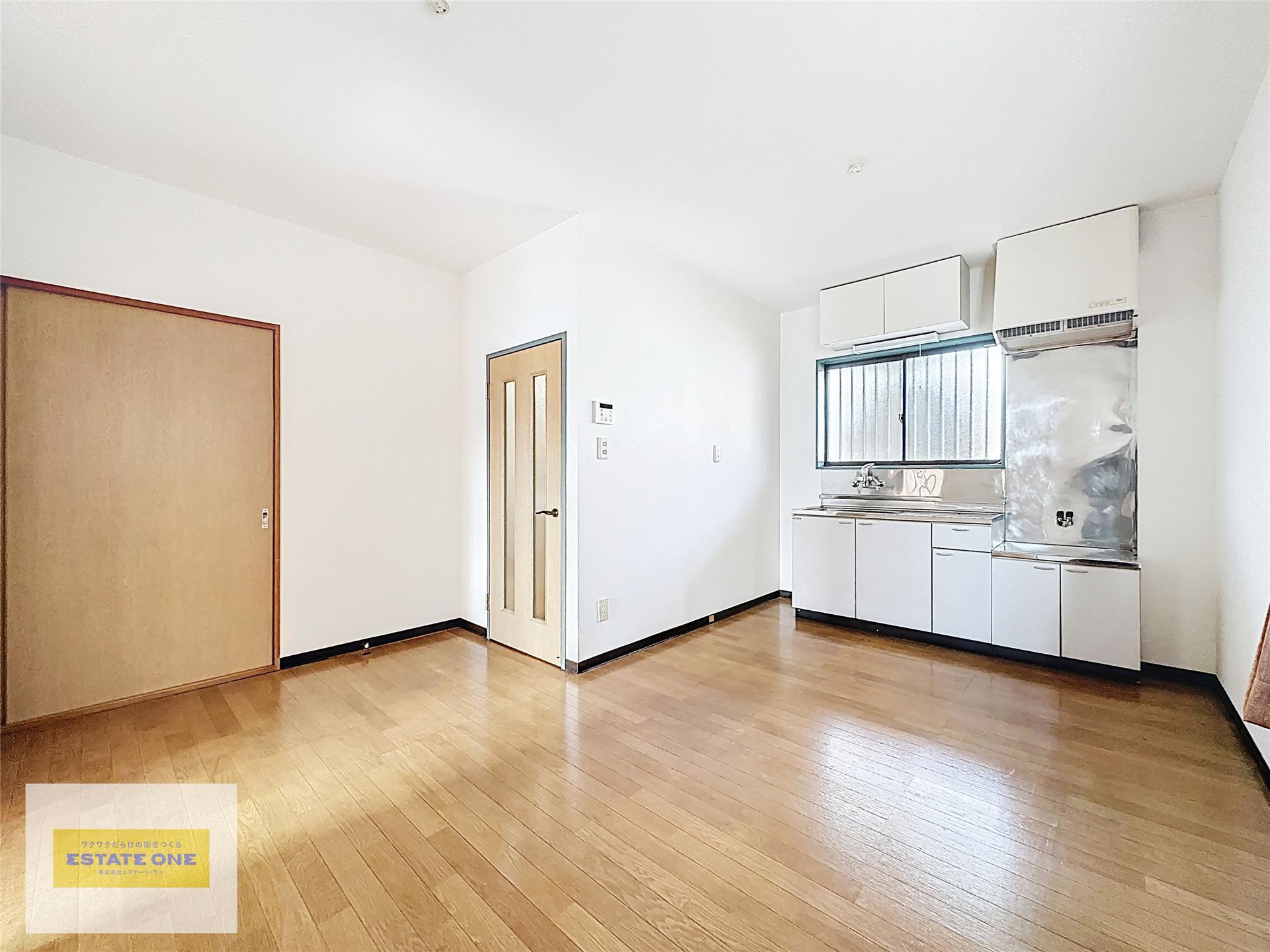 居室・リビング　二面採光のダイニングキッチン★