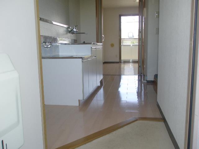 居室・リビング　玄関入り口