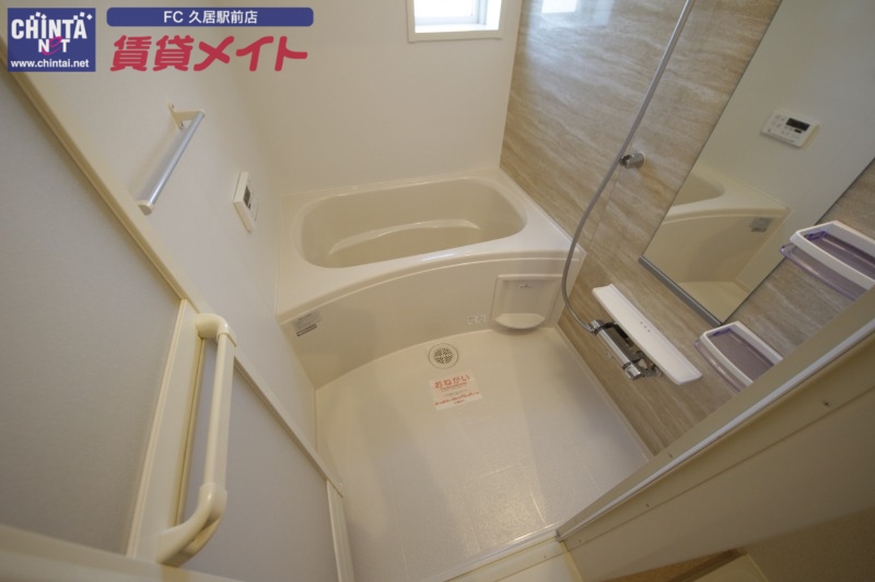 バス・シャワールーム　同型反転タイプです。