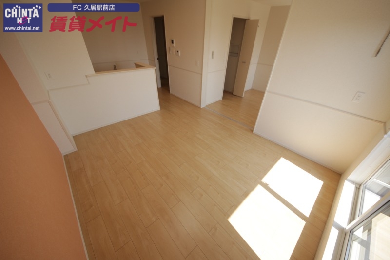 居室・リビング　同型反転タイプです。