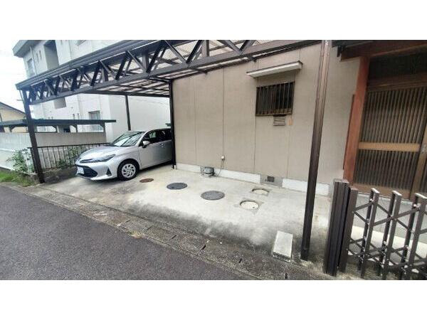 駐車場　駐車場