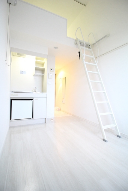 居室・リビング　明るい雰囲気で暮らしやすい！優しい質感の室内がオススメ☆