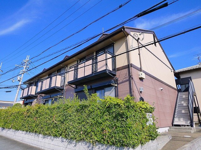 建物外観　落ち着いた雰囲気の外観です