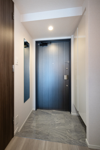 玄関　※写真は同タイプ住戸です。