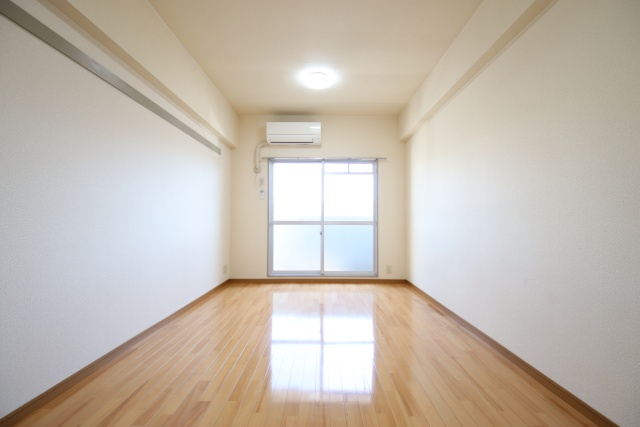 居室・リビング　※別号室のお写真のため現況優先