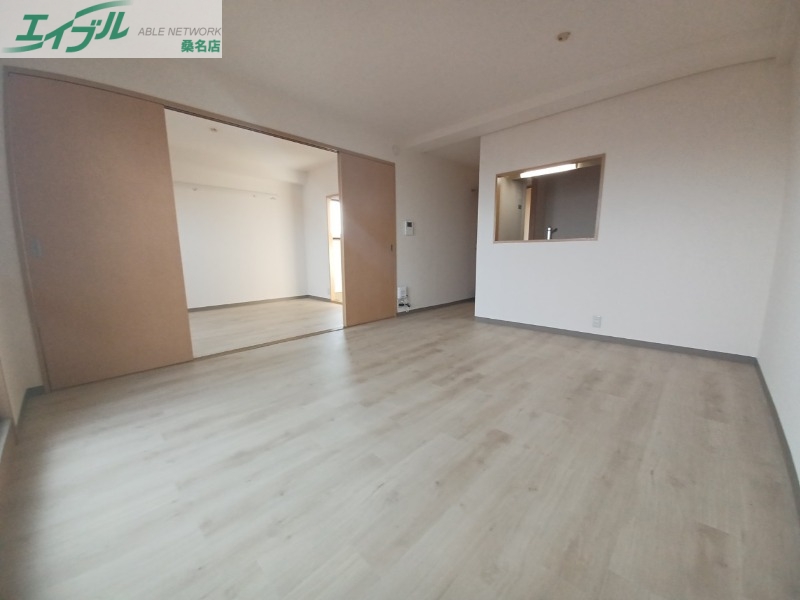 居室・リビング　同物件別室の画像です