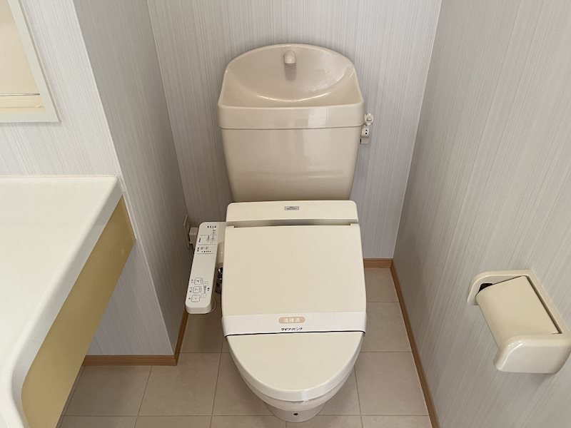 トイレ　シャワー付WC