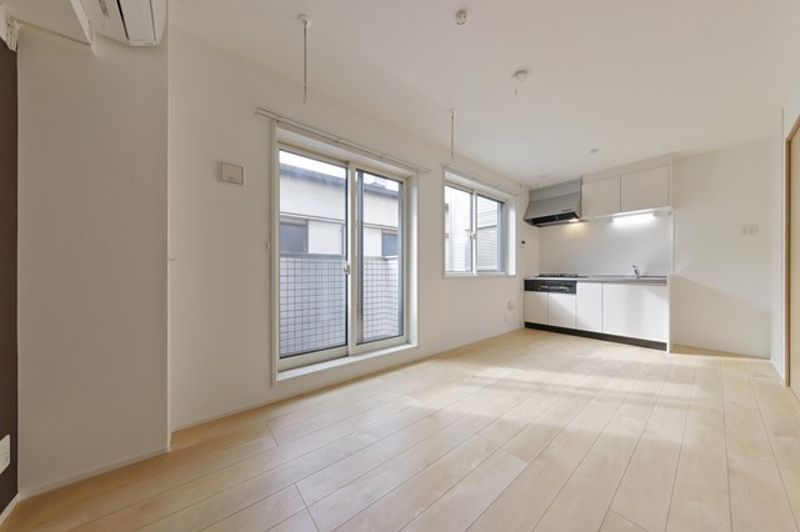 居室・リビング　☆明るい洋室☆