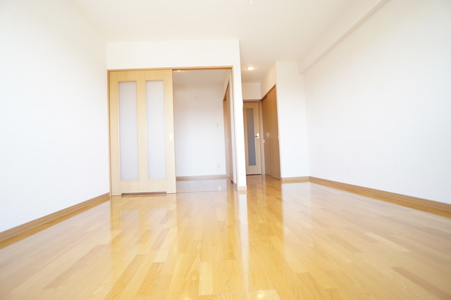 居室・リビング　別部屋写真となります