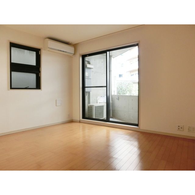 居室・リビング　☆明るい居間☆