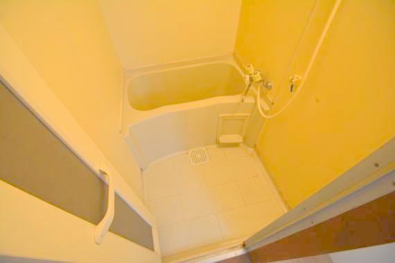 バス・シャワールーム　ゆったりと入るなら、お風呂とトイレとは別々が嬉しいですよね。