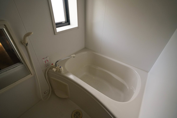 バス・シャワールーム　同じ建物の別のお部屋