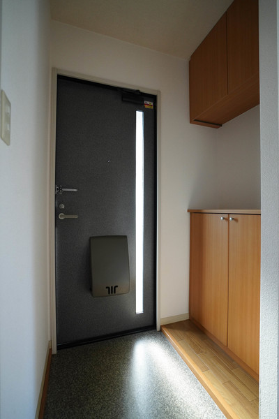 玄関　同じ建物の別のお部屋