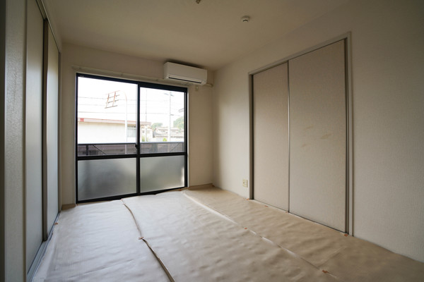 居室・リビング　同じ建物の別のお部屋