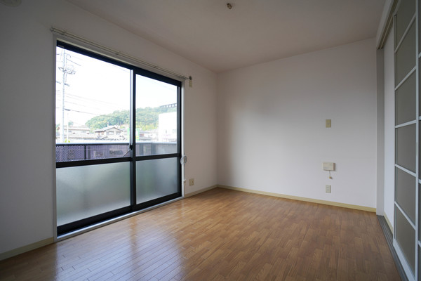 居室・リビング　同じ建物の別のお部屋