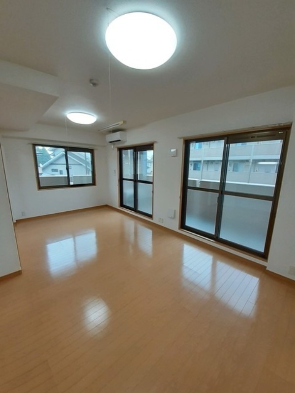 居室・リビング　図面と現状に相違がある場合には現状を優先