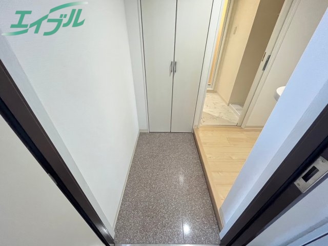 玄関　同物件別室画像