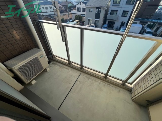 バルコニー　同物件別室画像