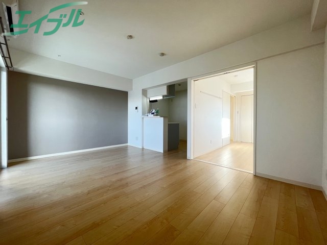 居室・リビング　同物件別室画像