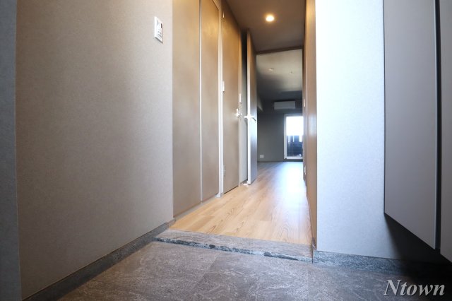 玄関　収納もある玄関です