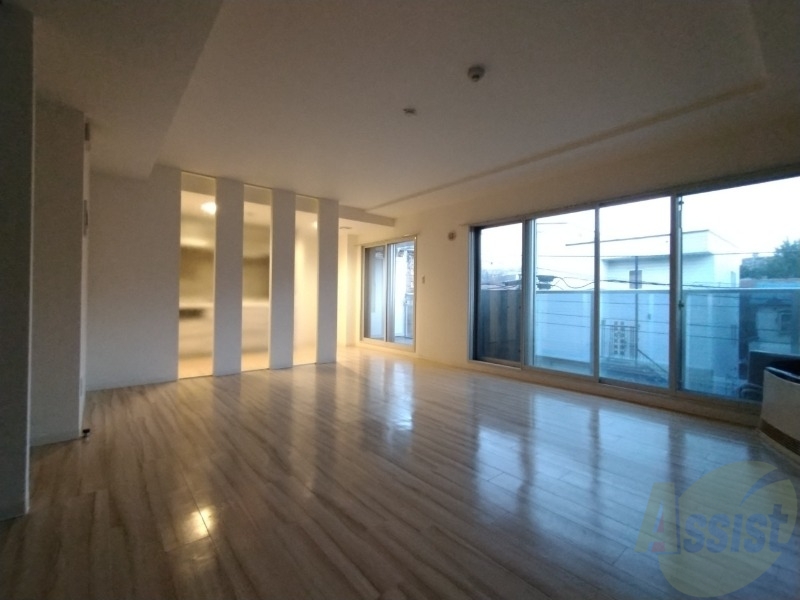 居室・リビング　広くてキレイなＬＤＫが広がっていて、充実した生活が送れそう。