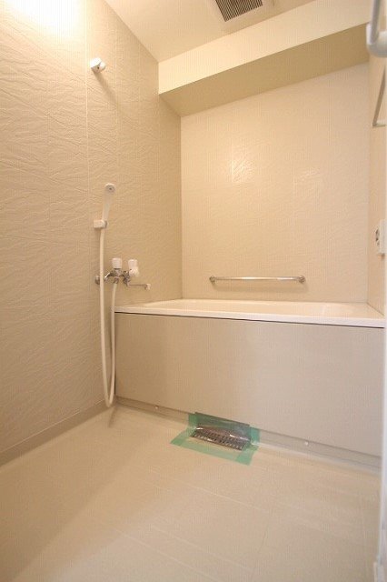 バス・シャワールーム　同物件別号室のものです。