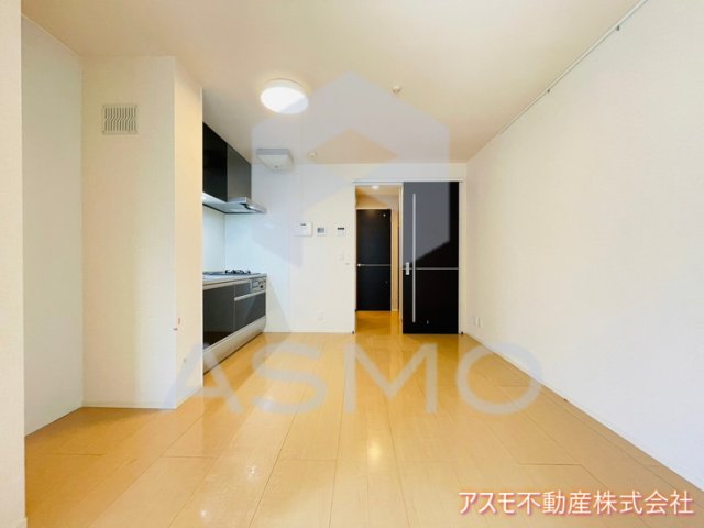 居室・リビング　同マンション別部屋参考写真