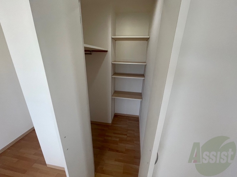 収納　寝室のクローゼットにもたくさん収納出来ますね！