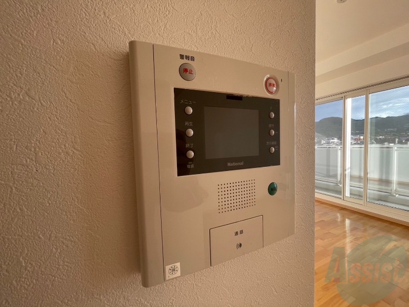 セキュリティ　ＴＶモニター付インターホンです。来客者の顔が見えるので安心！