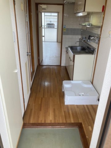 玄関　同建物別部屋現況優先
