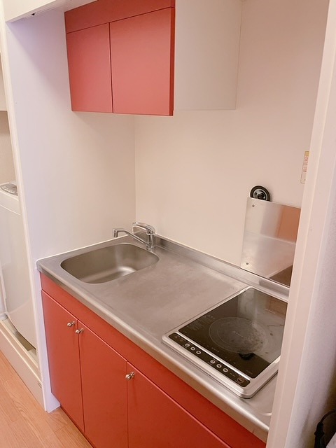 キッチン　同タイプ物件の為、形状や間取寸法、色調等が実際とは異なります