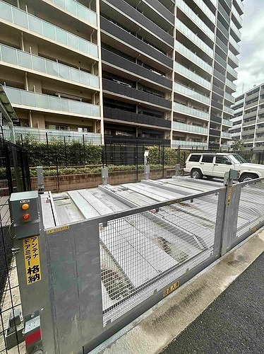 駐車場　駐車場　※２０２５年１２月の写真