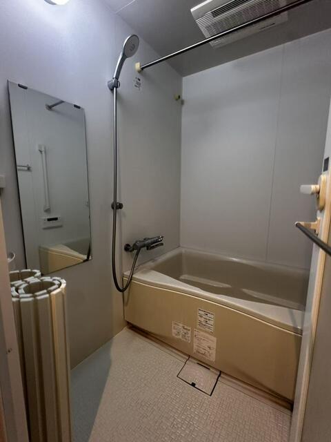 バス・シャワールーム　?