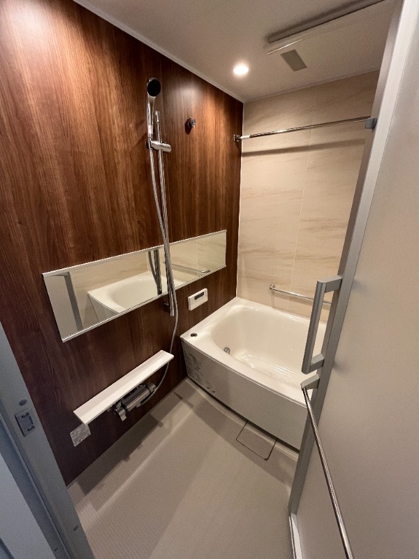 バス・シャワールーム　同物件　別部屋