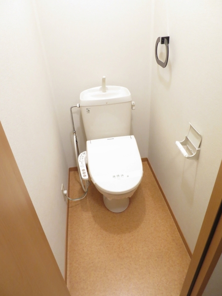 トイレ　※温水洗浄便座は現状貸し