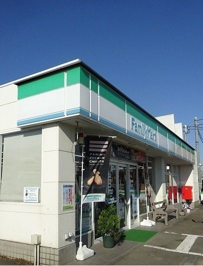 コンビニ　ファミリーマート（コンビニ）まで450m