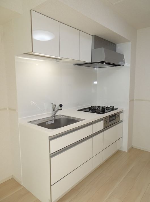 キッチン　★三口コンロ、システムキッチン★