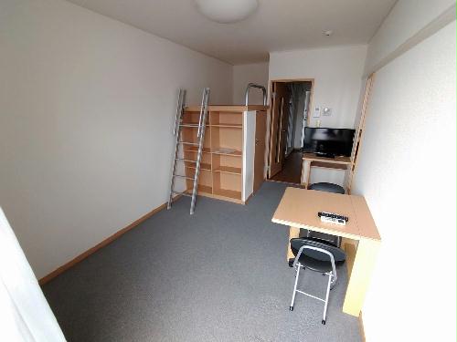 居室・リビング　1階はフローリング仕様です。