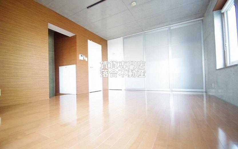 その他部屋・スペース　落ち着いた色調の洋室