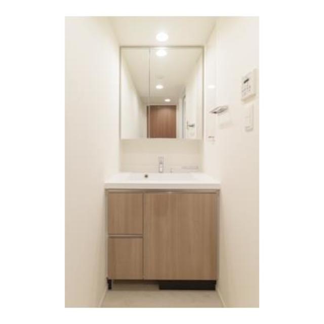 洗面設備　※写真は同タイプ住戸です。