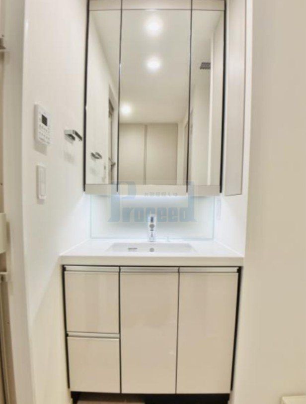 洗面設備　うれしい独立洗面台！